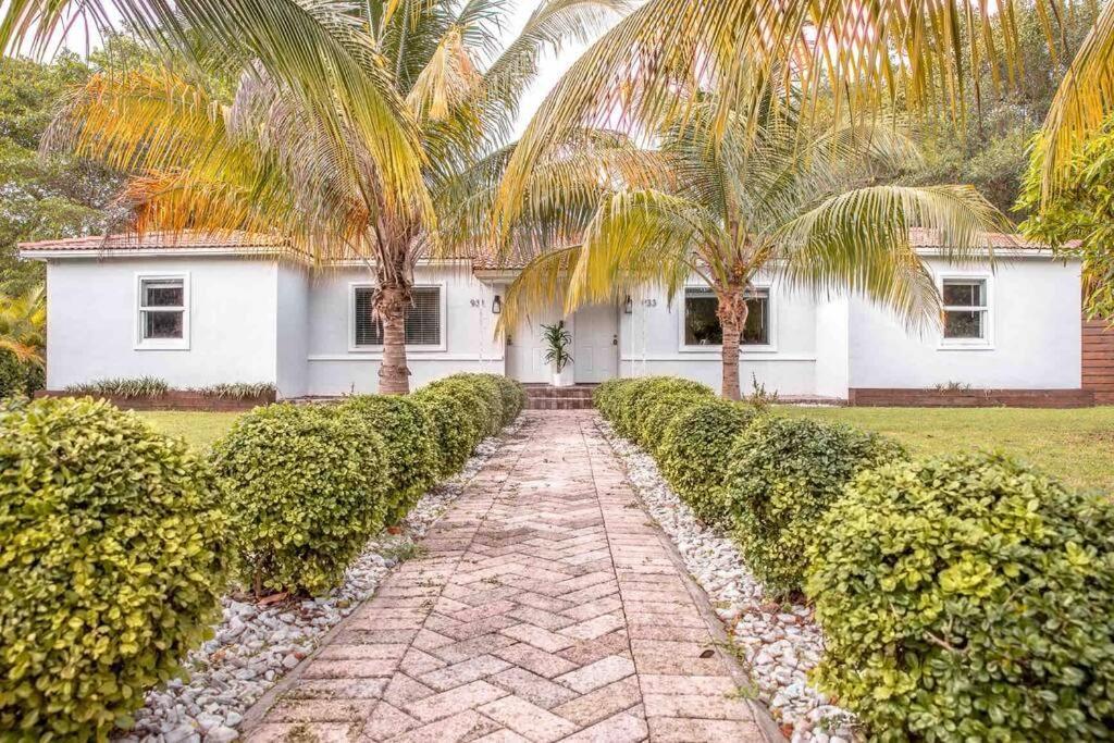 House With Pool And Bbq, 12 Min To The Beach Miami Shores Екстериор снимка